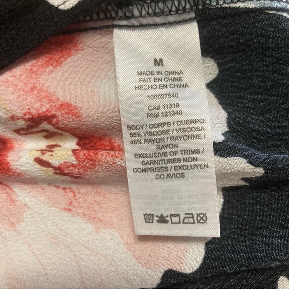 DYNAMITE | Long, high waisted skirt with slit | Size Medium - Picture 4 of 6